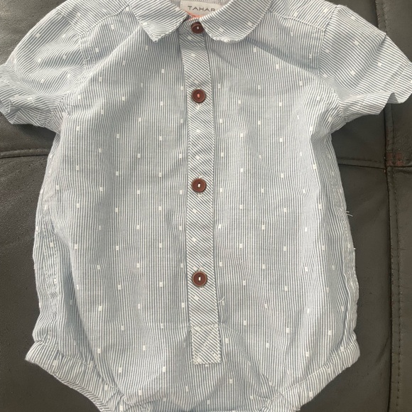 Tahari brand infant onesie and matching hat. New. Never worn. 3-6 months - Picture 7 of 7